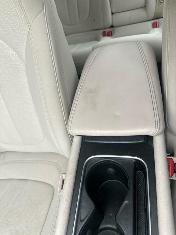 2015 Chrysler 200 Image 21