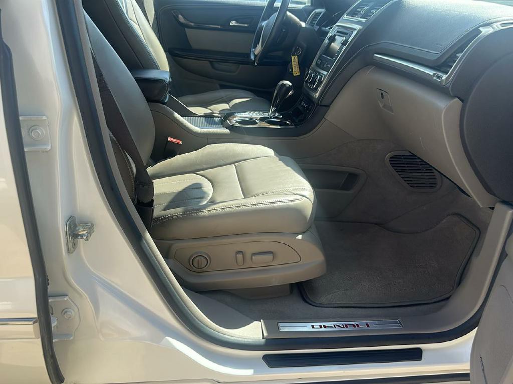 2014 GMC Acadia Image 16