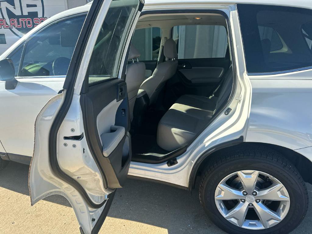 2016 Subaru Forester Image 9