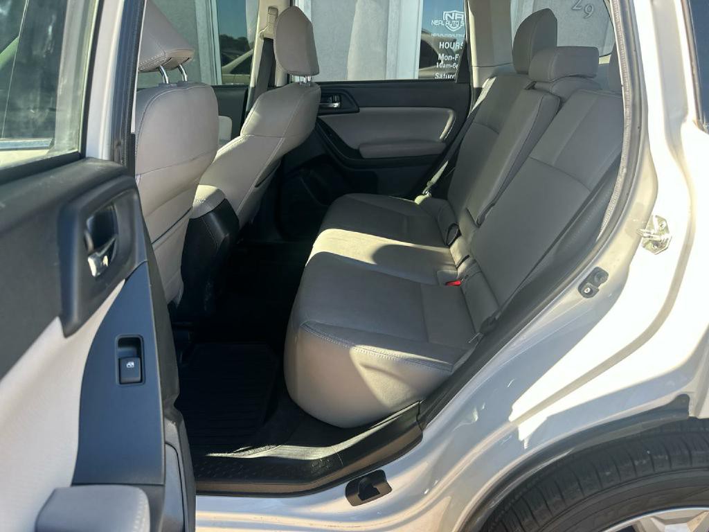 2016 Subaru Forester Image 10