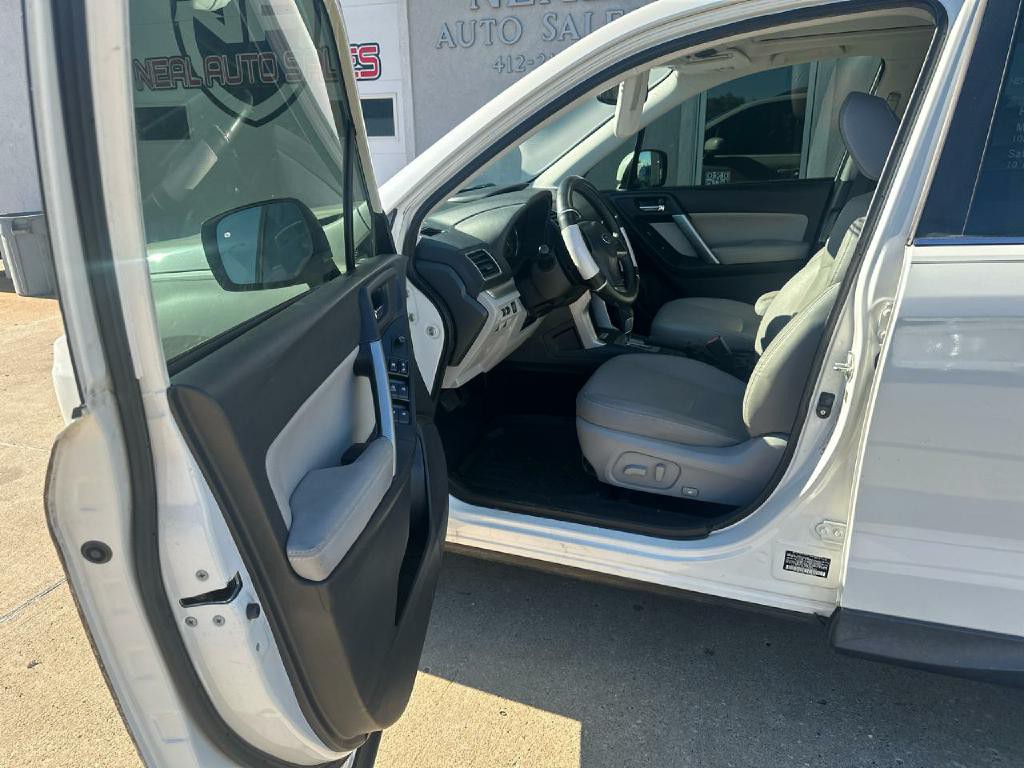 2016 Subaru Forester Image 11