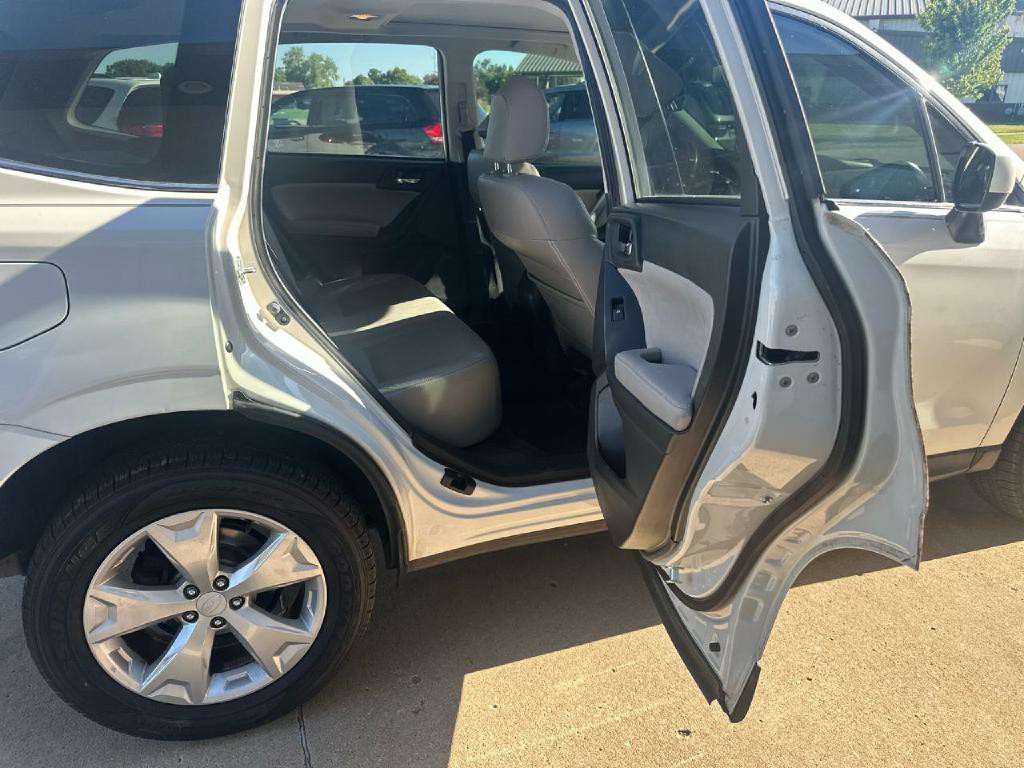 2016 Subaru Forester Image 13
