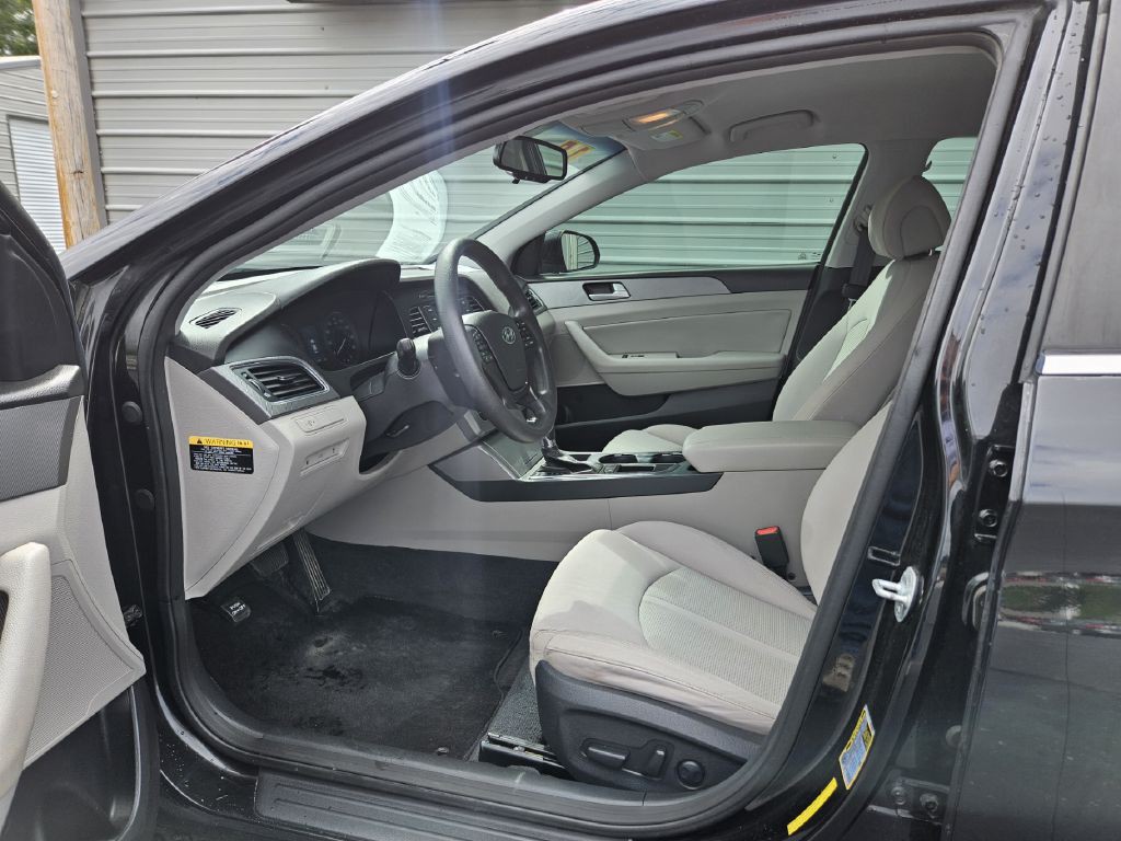 2015 Hyundai Sonata Image 2