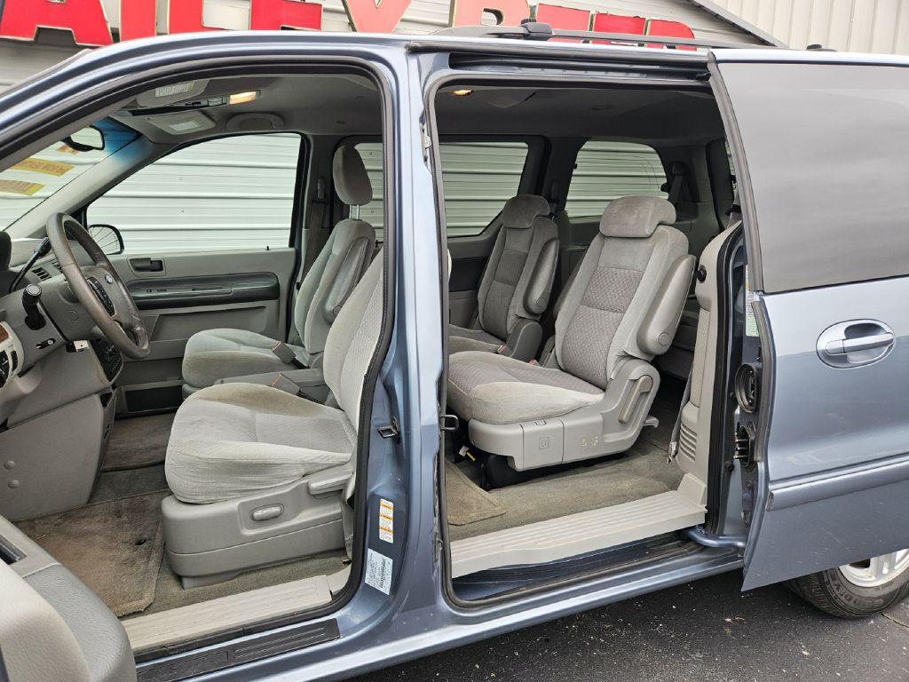2004 Ford Freestar Image 3