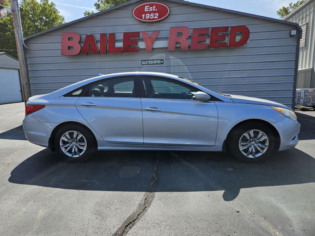 2012 Hyundai Sonata Image 2