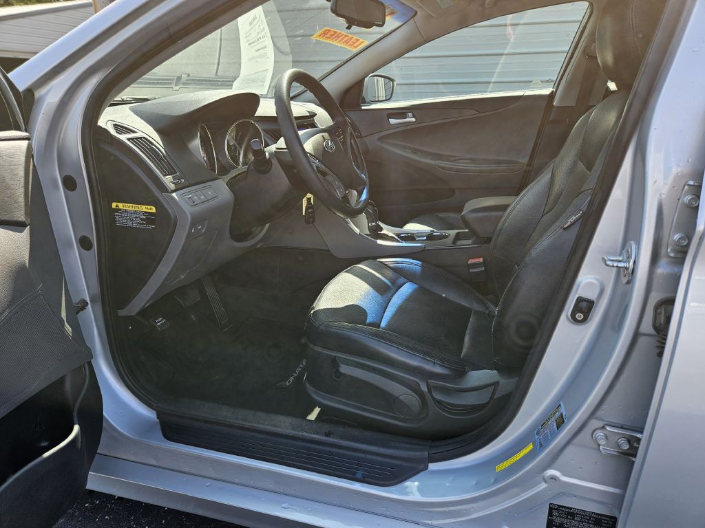 2012 Hyundai Sonata Image 4