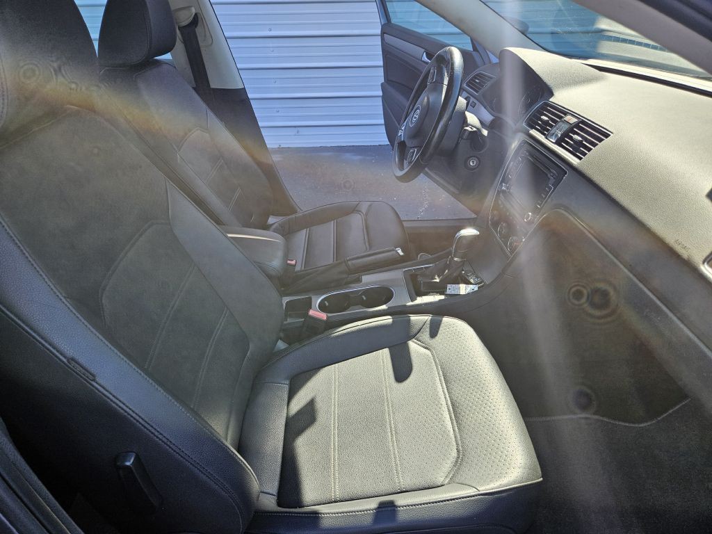 2014 Volkswagen Passat Image 4