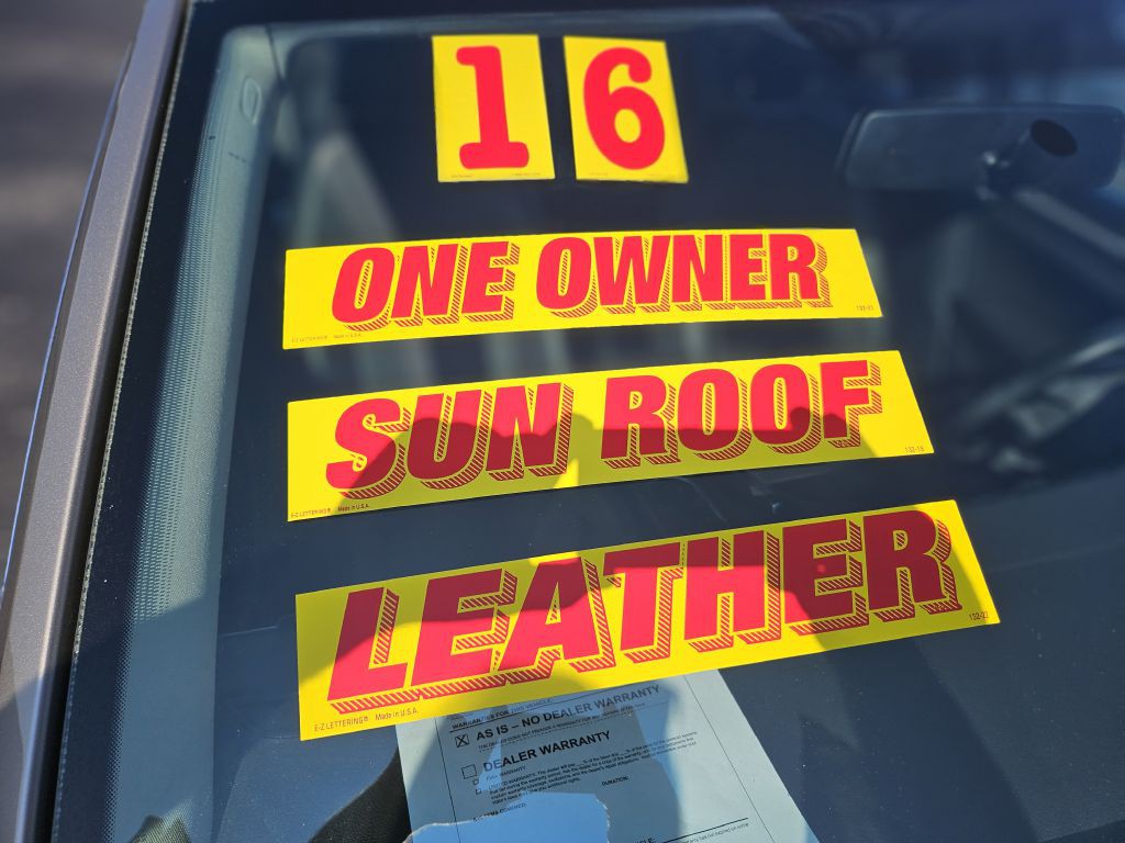 2016 Volkswagen Passat Image 2