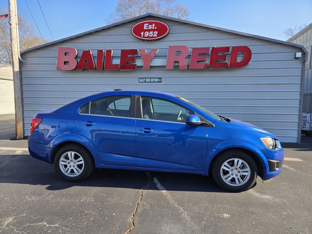 2016 Chevrolet Sonic Image 2