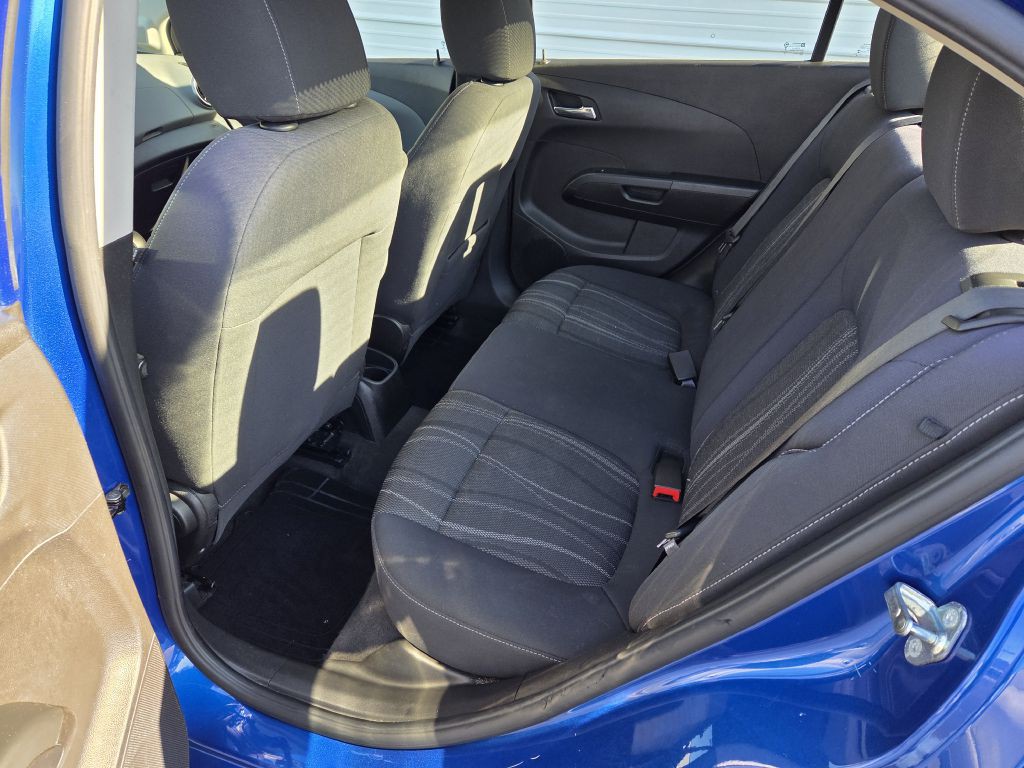 2016 Chevrolet Sonic Image 4