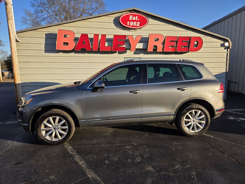 2017 Volkswagen Touareg Image 1