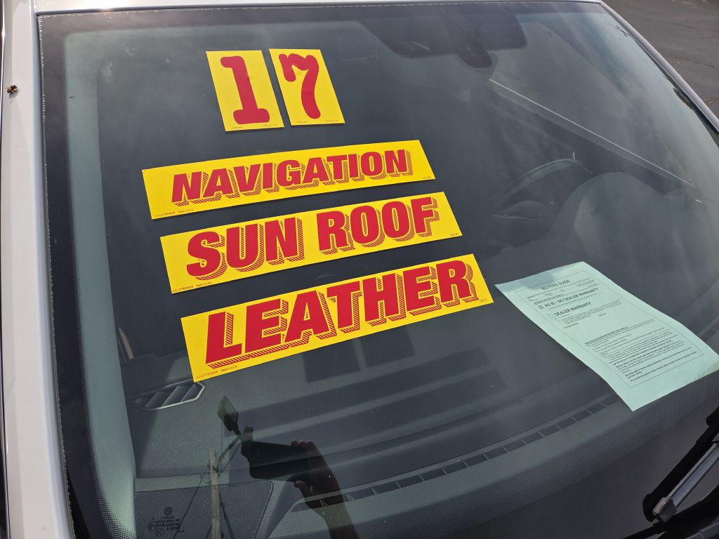 2017 Volkswagen Passat Image 2