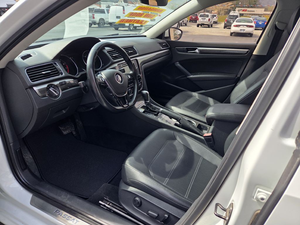 2017 Volkswagen Passat Image 4