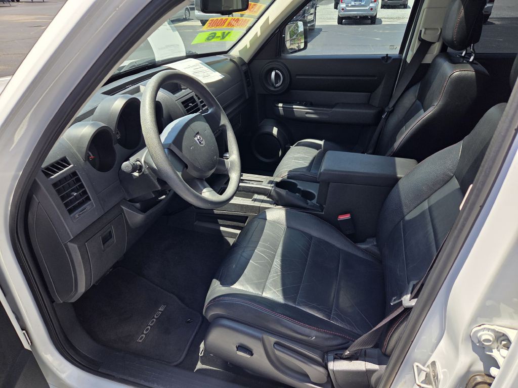 2011 Dodge Nitro Image 4