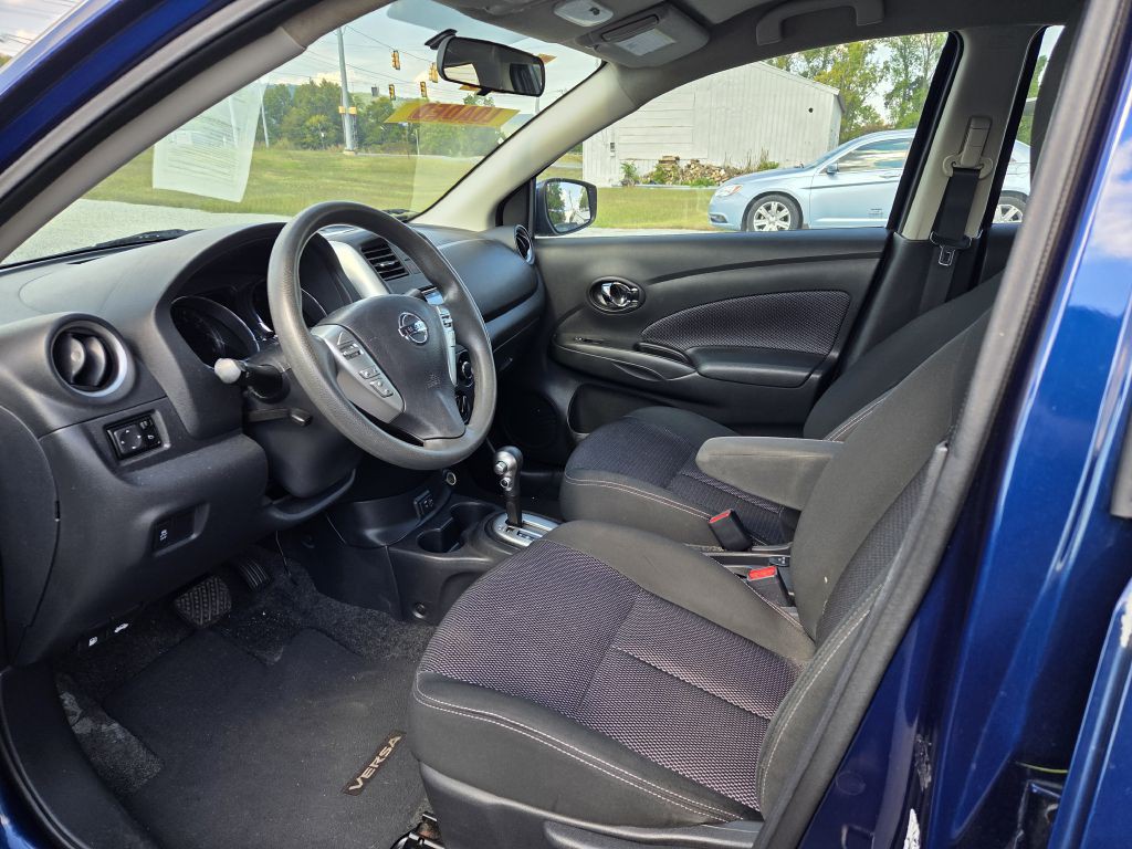2018 Nissan Versa Image 4