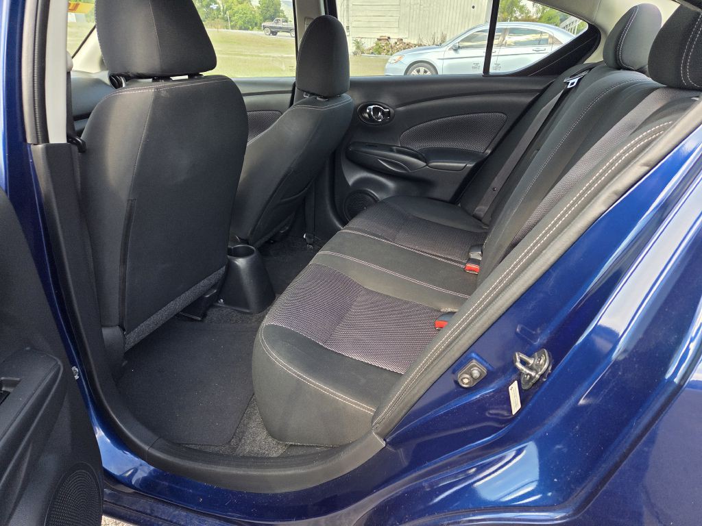 2018 Nissan Versa Image 5