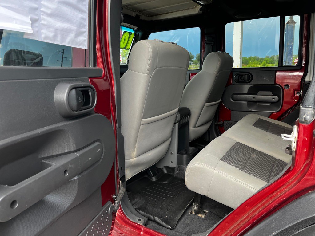 2010 Jeep Wrangler Unlimited Image 11