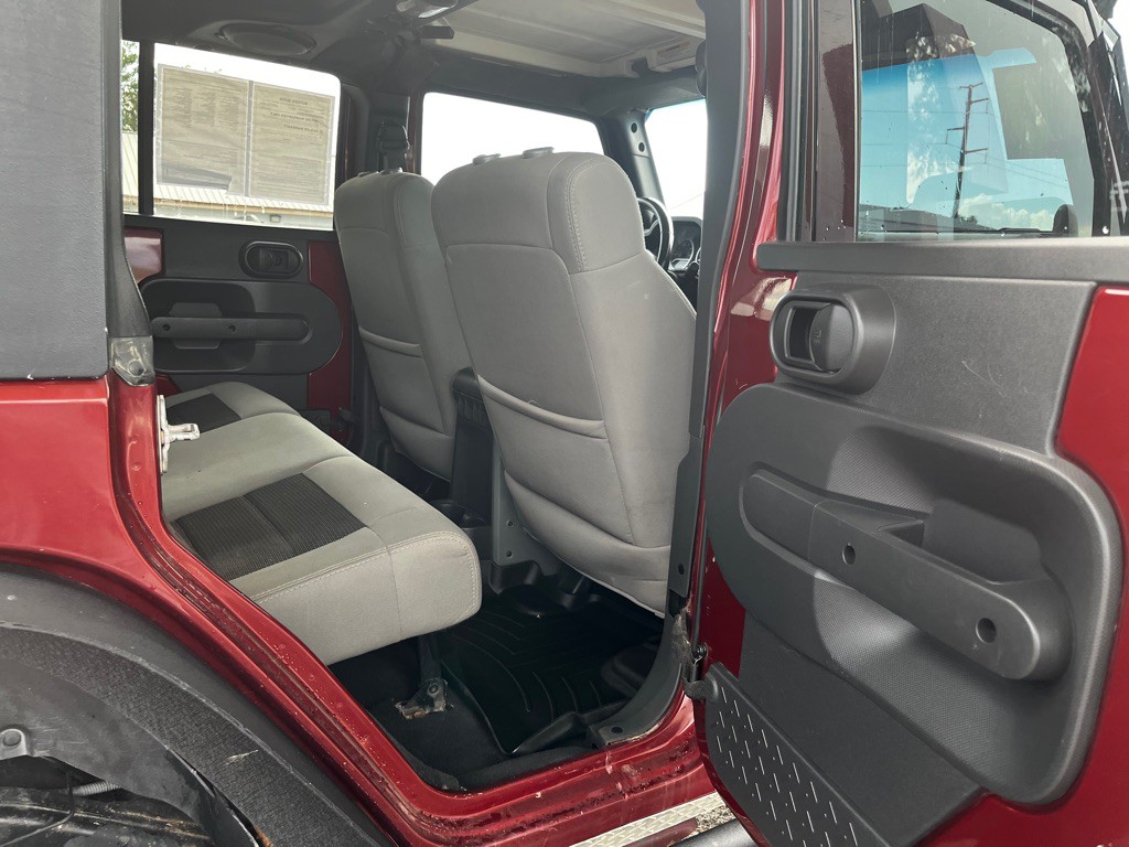 2010 Jeep Wrangler Unlimited Image 12