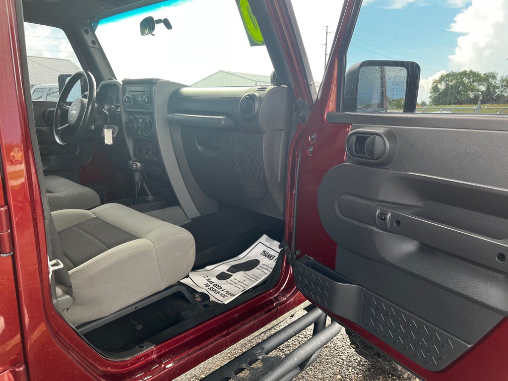 2010 Jeep Wrangler Unlimited Image 13