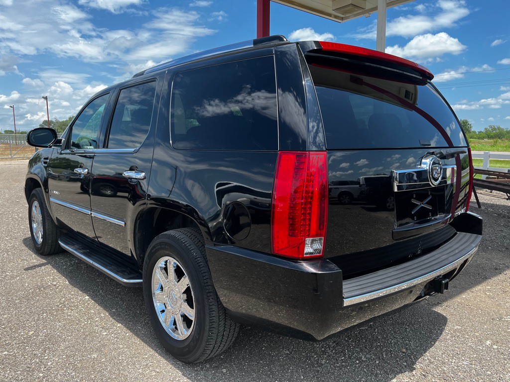 2008 Cadillac Escalade Image 3