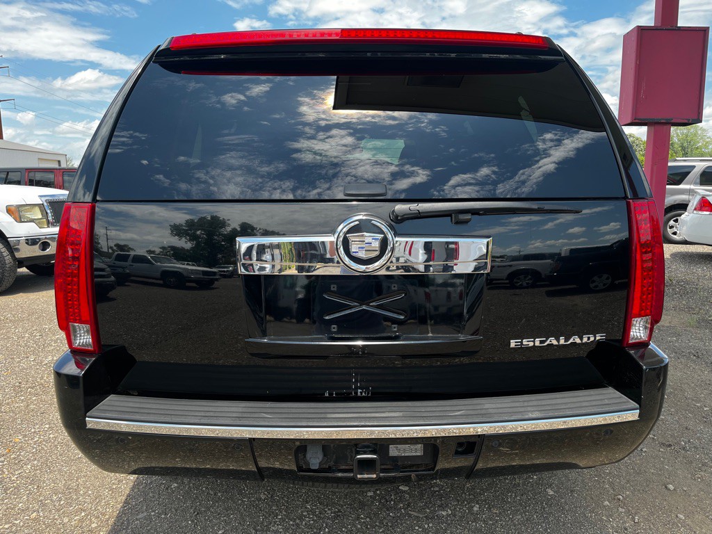 2008 Cadillac Escalade Image 4