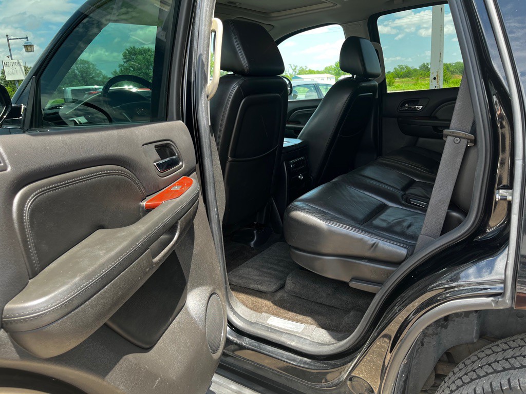 2008 Cadillac Escalade Image 8