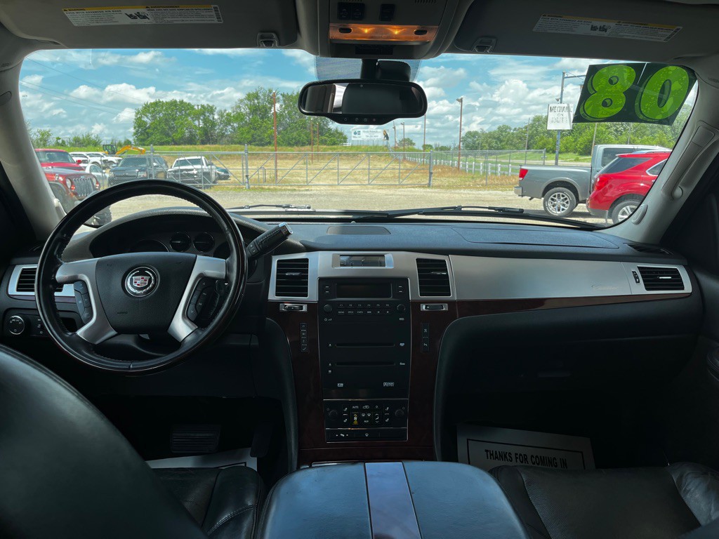 2008 Cadillac Escalade Image 9