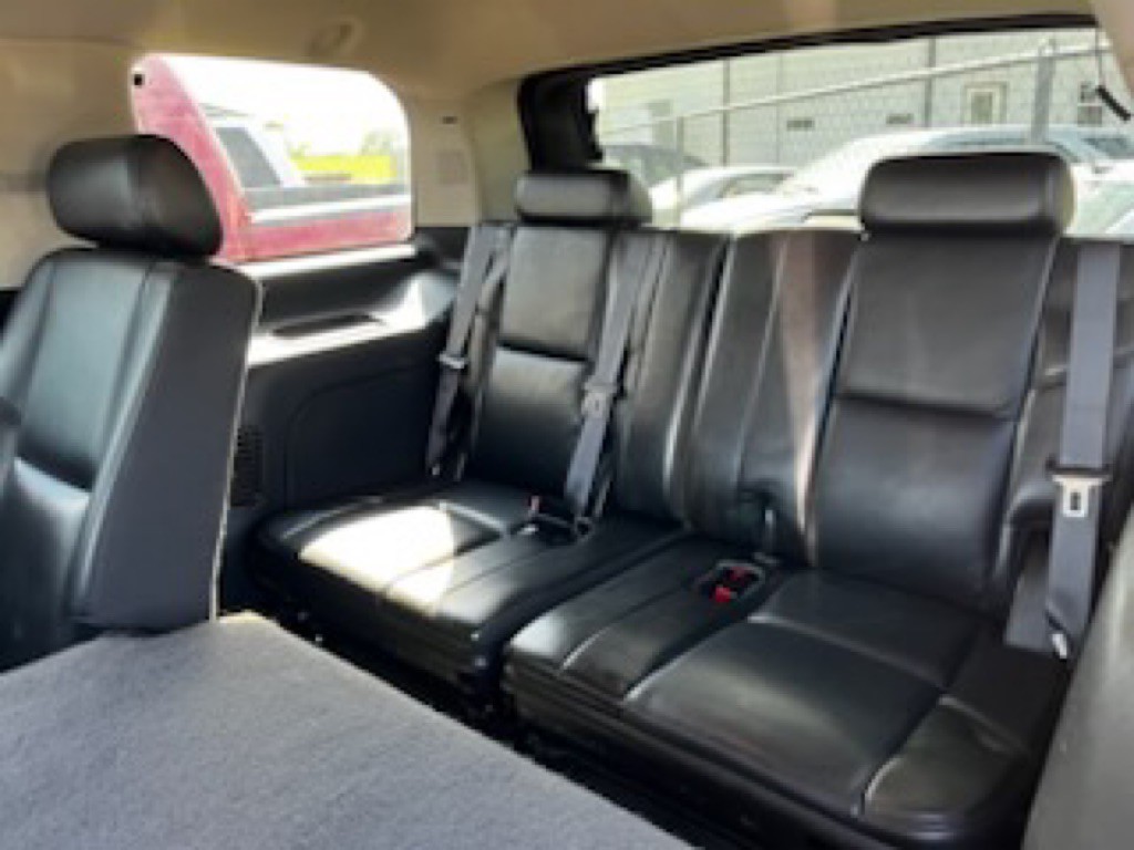 2008 Cadillac Escalade Image 12