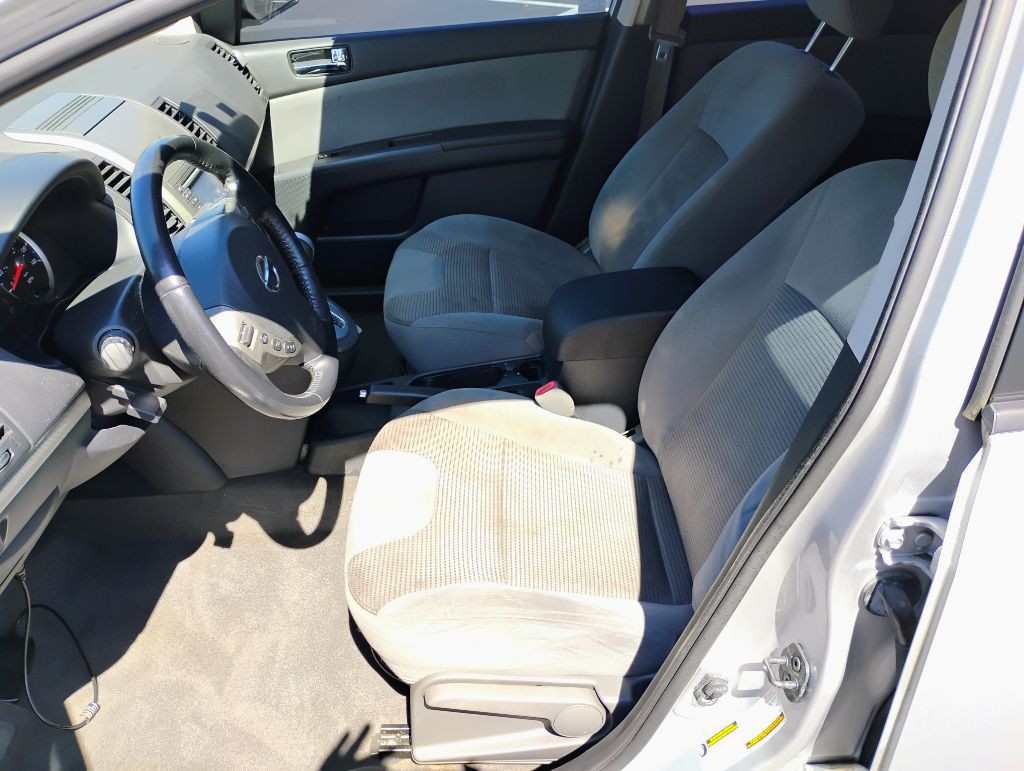 2011 Nissan Sentra Image 1