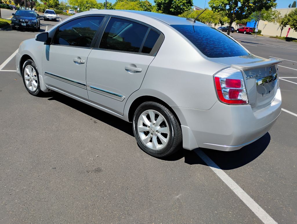 2011 Nissan Sentra Image 2