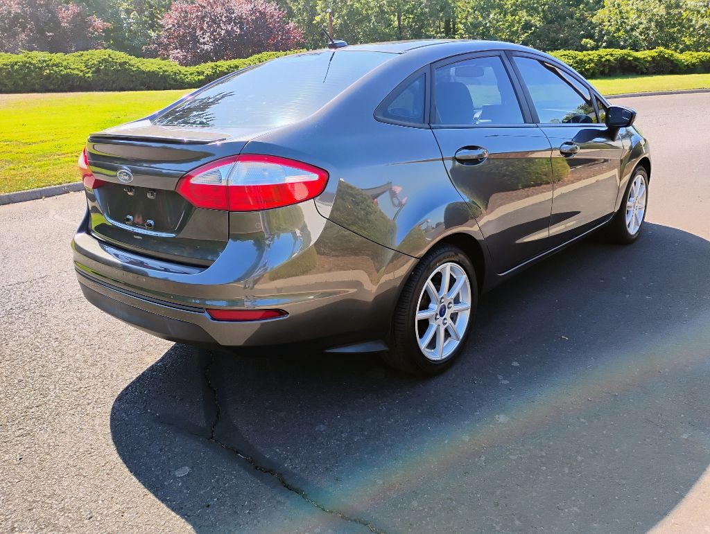 2015 Ford Fiesta Image 2