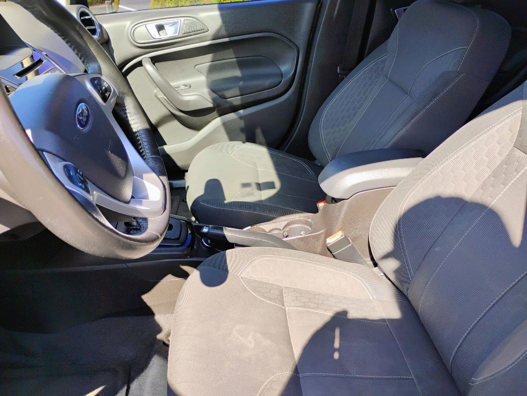 2015 Ford Fiesta Image 6