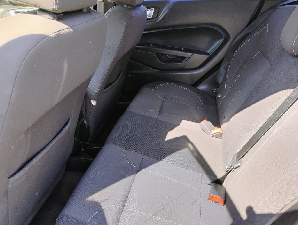 2015 Ford Fiesta Image 7
