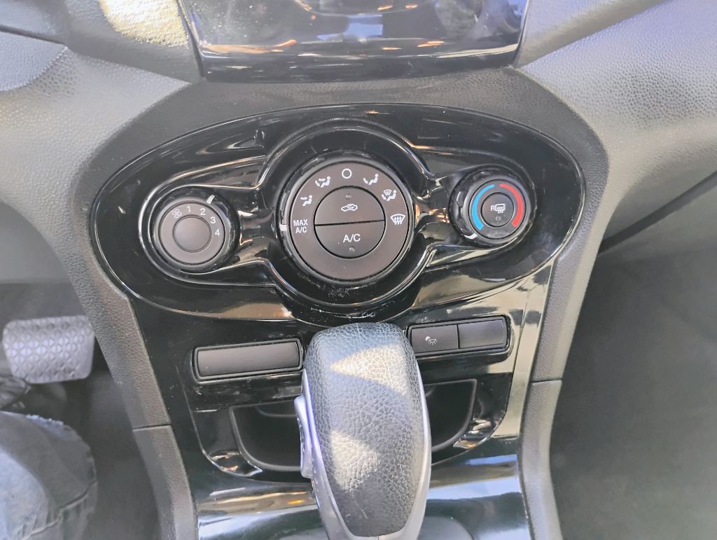 2015 Ford Fiesta Image 8