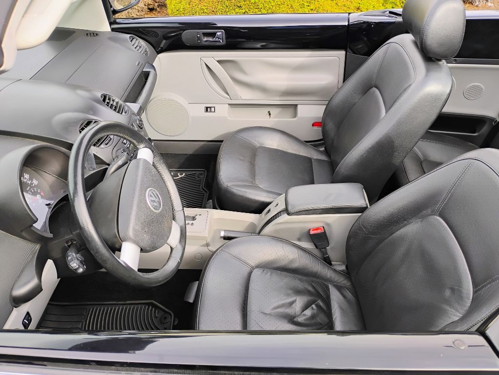 2003 Volkswagen Beetle Image 2