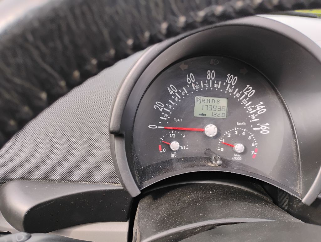 2003 Volkswagen Beetle Image 8