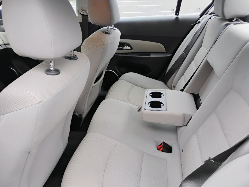 2012 Chevrolet Cruze Image 7