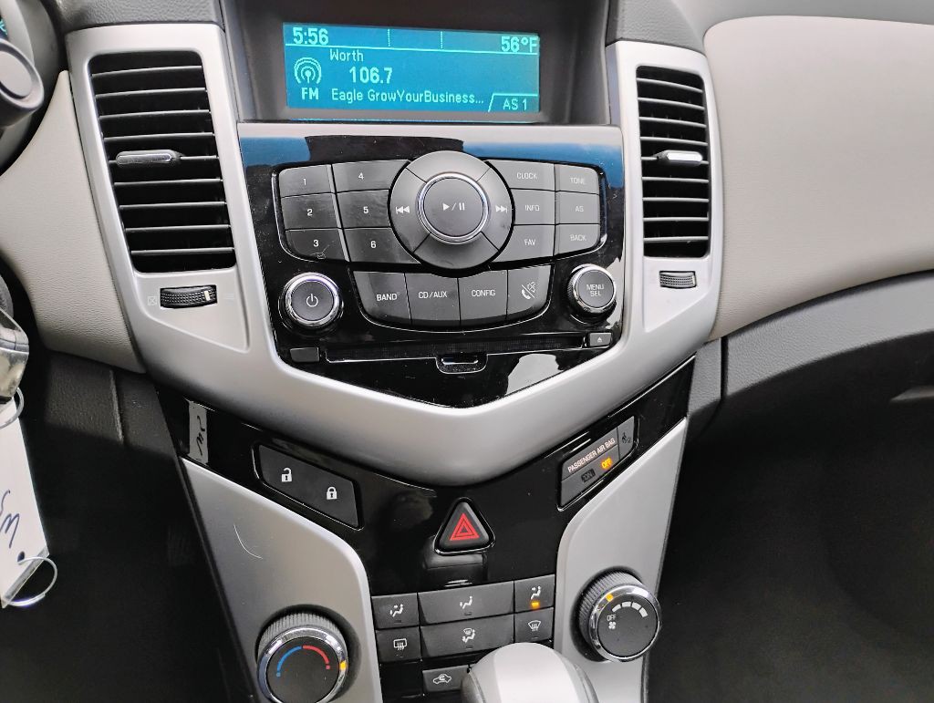 2012 Chevrolet Cruze Image 26