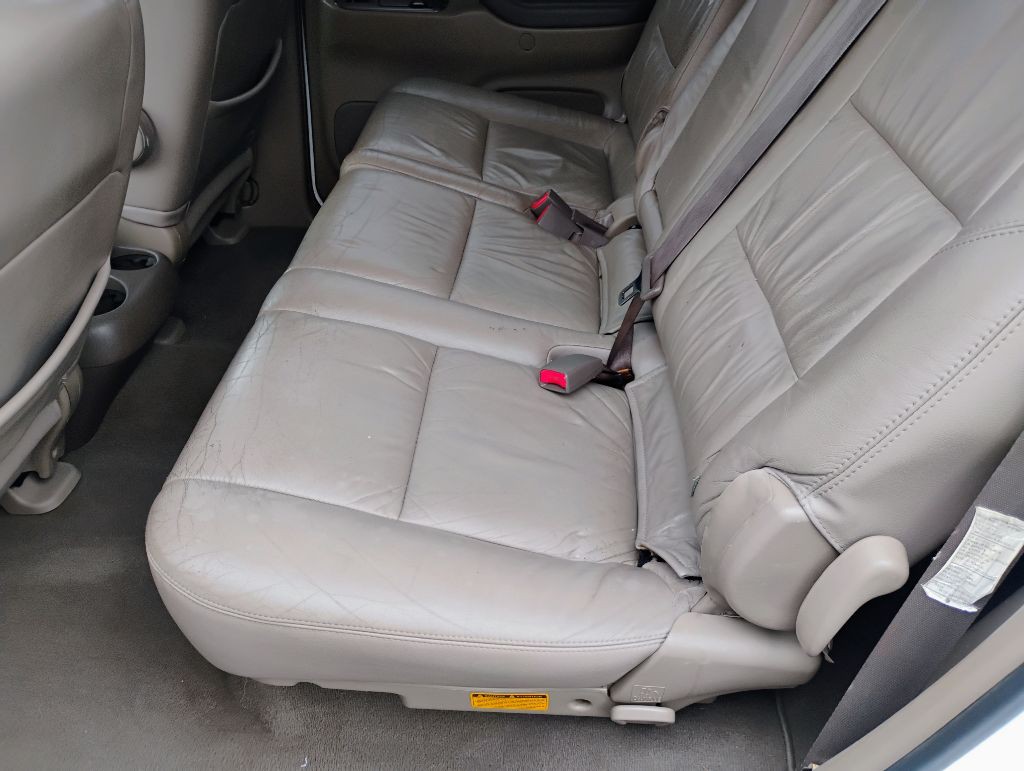 2003 Toyota Sequoia Image 7
