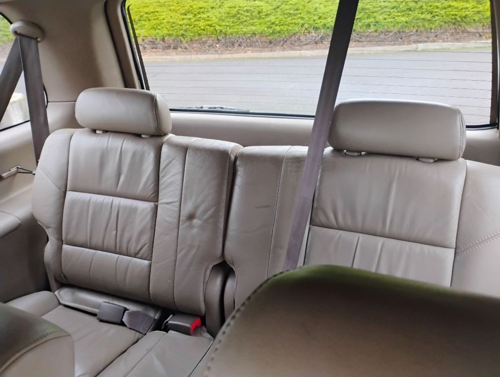 2003 Toyota Sequoia Image 8