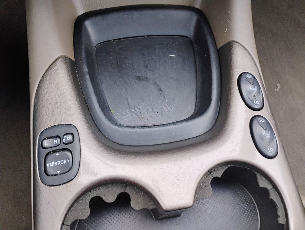 2003 Toyota Sequoia Image 11