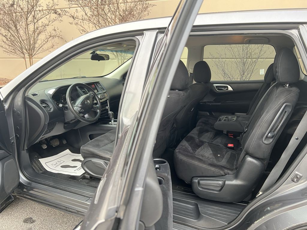 2015 Nissan Pathfinder Image 16