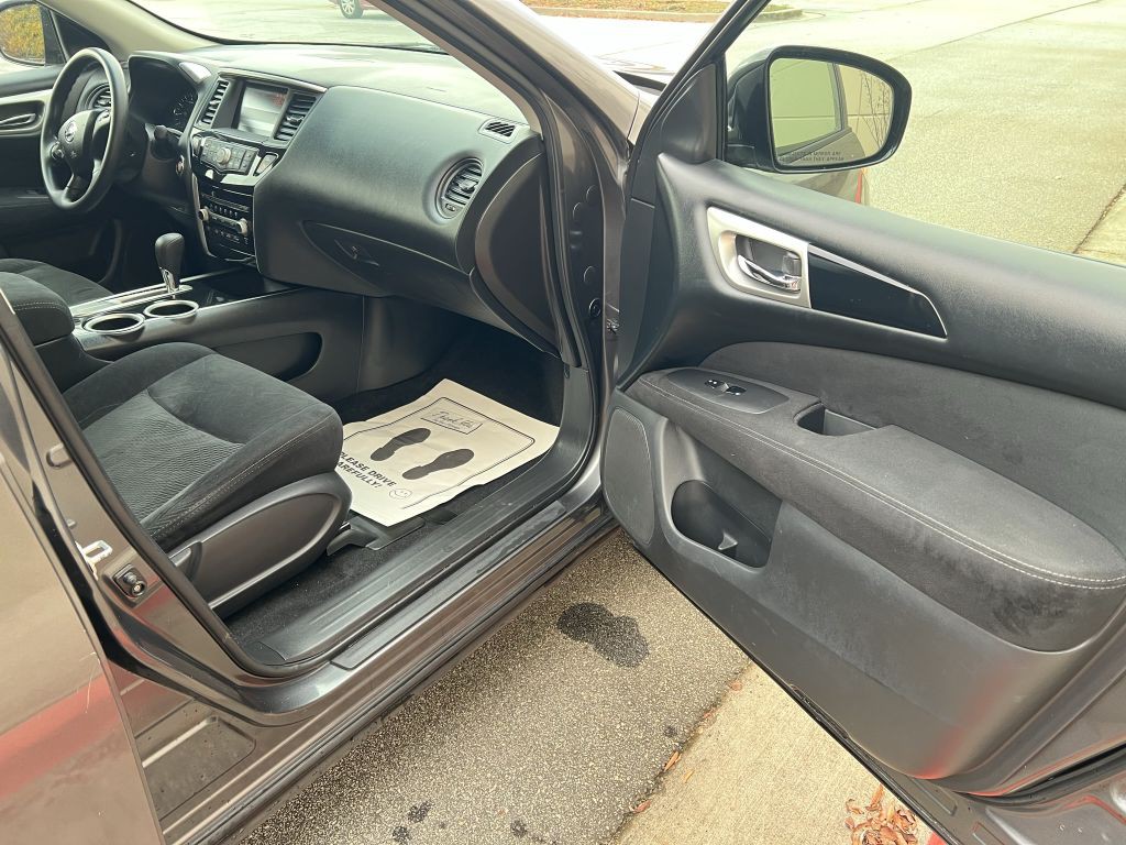 2015 Nissan Pathfinder Image 28