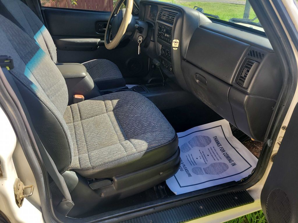 2001 Jeep Cherokee Image 19