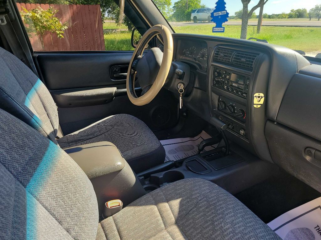 2001 Jeep Cherokee Image 20