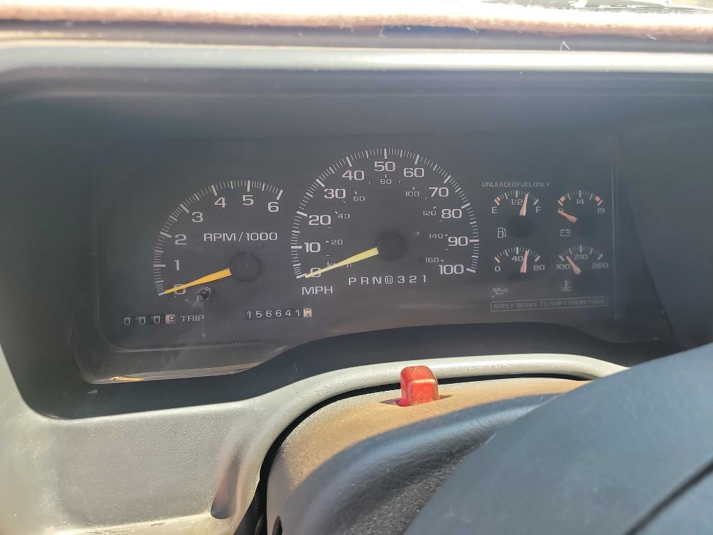 1999 Chevrolet Tahoe Image 11