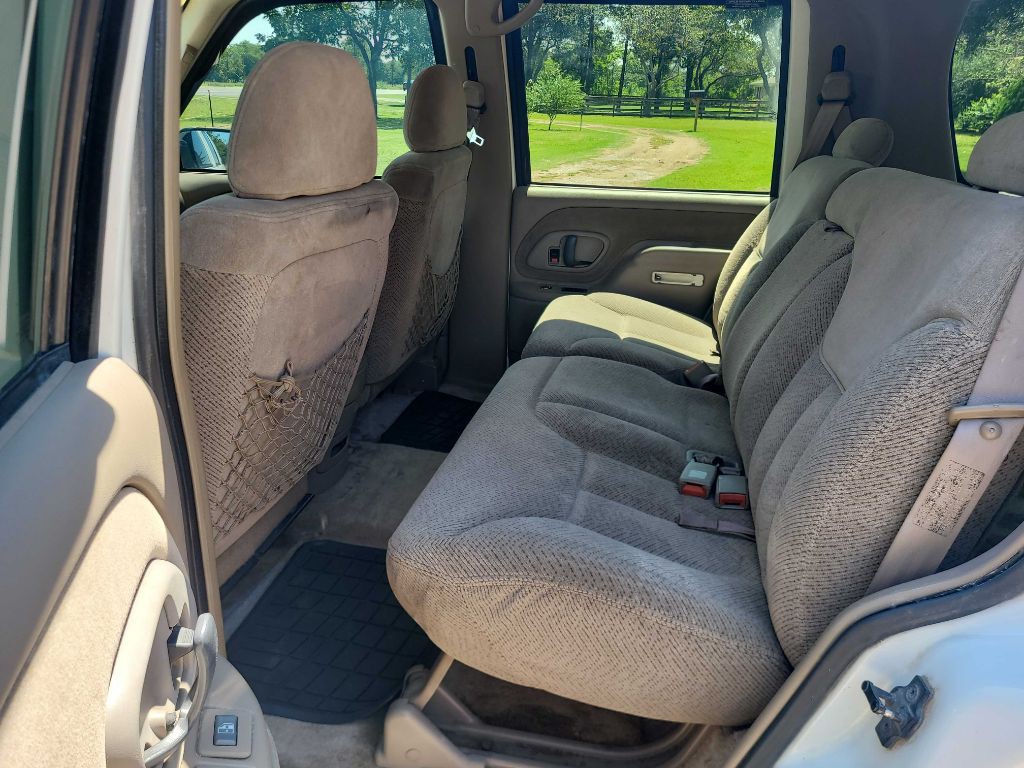 1999 Chevrolet Tahoe Image 16