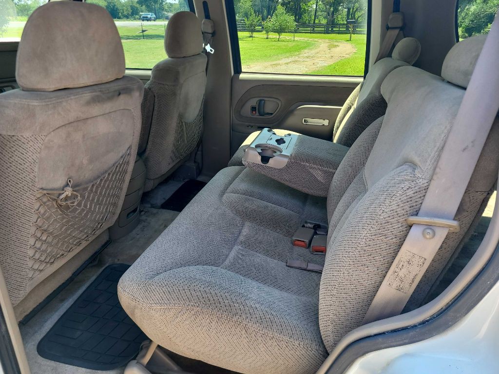 1999 Chevrolet Tahoe Image 18