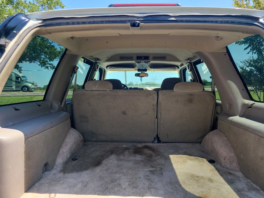 1999 Chevrolet Tahoe Image 27