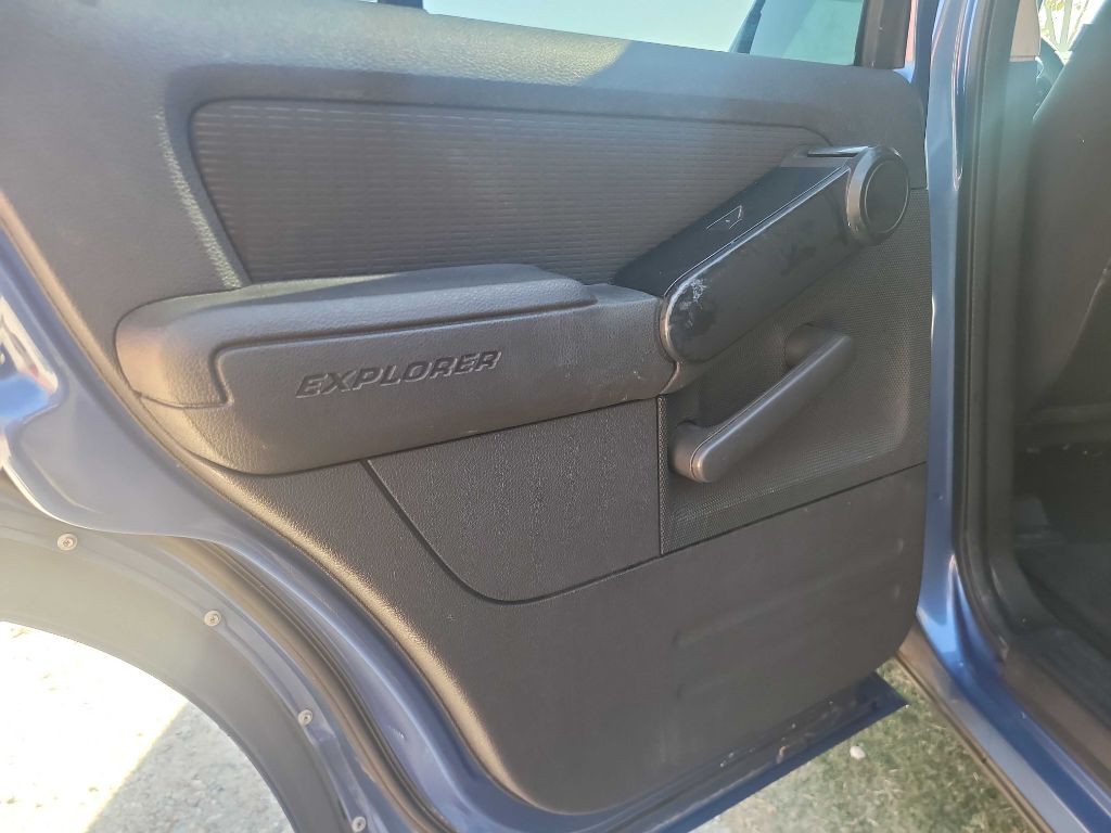 2009 Ford Explorer Image 15